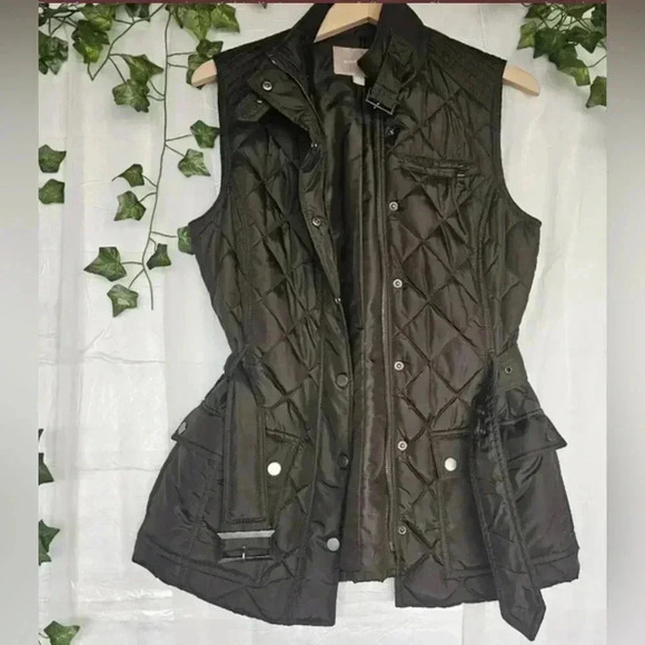Like New Banana Republic Puffer Vest with a Belt - Picture 2 of 7
